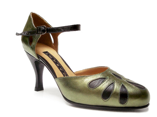 Lagrima de Ron. Arika Nerguiz Tango Dance Shoes. Broadway Theatrical Shoes.