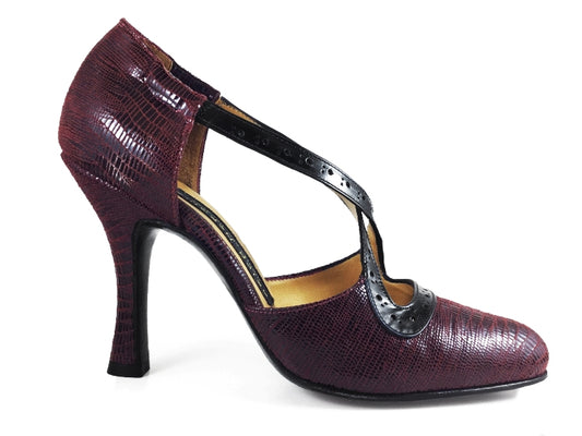 Ocho en Tango. Arika Nerguiz Tango Dance Shoes. Broadway Theatrical Shoes.