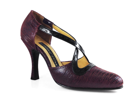 Ocho en Tango. Arika Nerguiz Tango Dance Shoes. Broadway Theatrical Shoes.