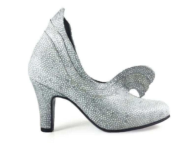 Cisne. Arika Nerguiz Tango Dance Shoes. Broadway Theatrical Shoes.
