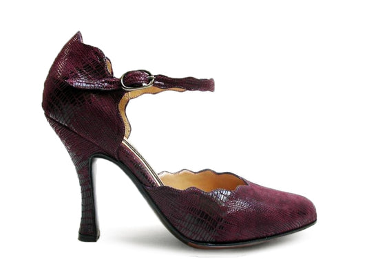 Garabita. Arika Nerguiz Tango Dance Shoes. Broadway Theatrical Shoes.