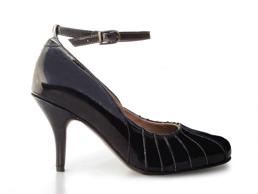 Camila. Arika Nerguiz Tango Dance Shoes. Broadway Theatrical Shoes.