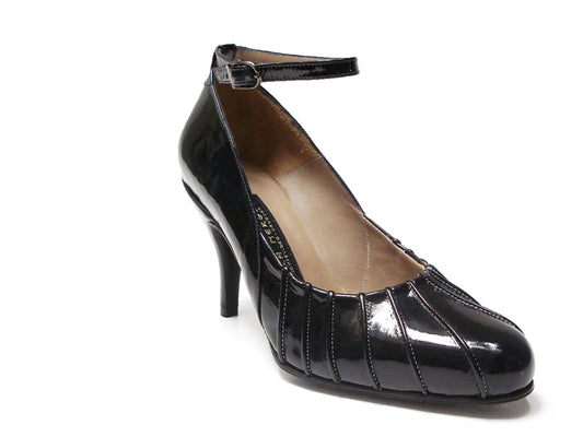 Camila. Arika Nerguiz Tango Dance Shoes. Broadway Theatrical Shoes.