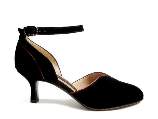 Corazon. Arika Nerguiz Tango Dance Shoes. Broadway Theatrical Shoes.