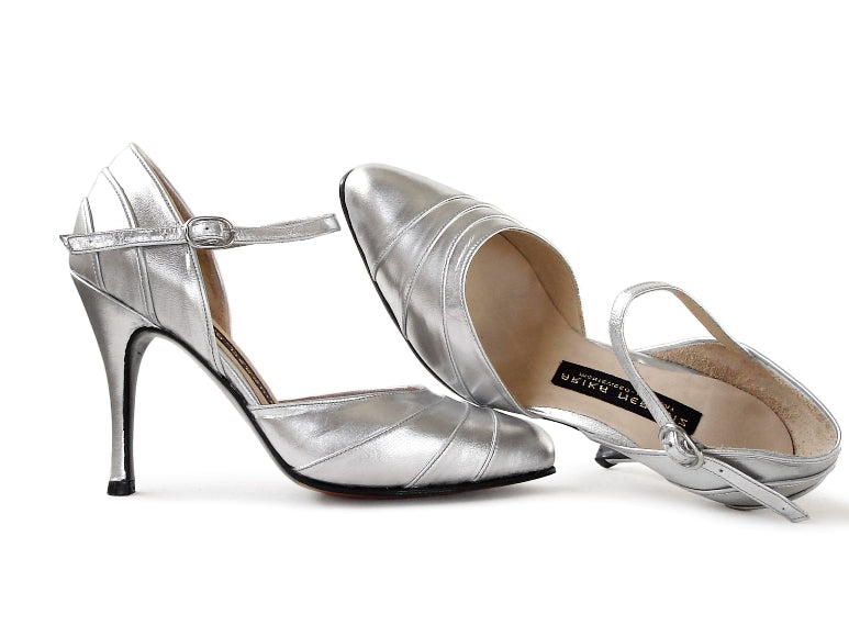 Media Vuelta. Arika Nerguiz Tango Dance Shoes. Broadway Theatrical Shoes.