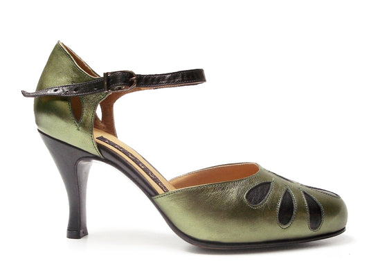 Lagrima de Ron. Arika Nerguiz Tango Dance Shoes. Broadway Theatrical Shoes.