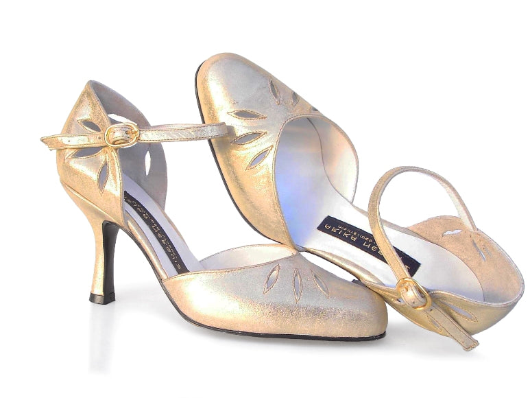 Amanti. Arika Nerguiz Tango Dance Shoes. Broadway Theatrical Shoes.