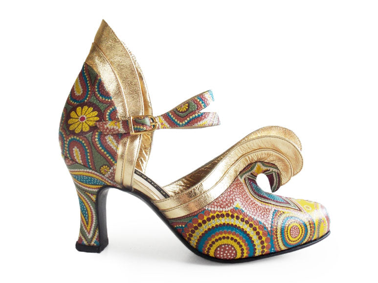 Cisne. Arika Nerguiz Tango Dance Shoes. Broadway Theatrical Shoes.