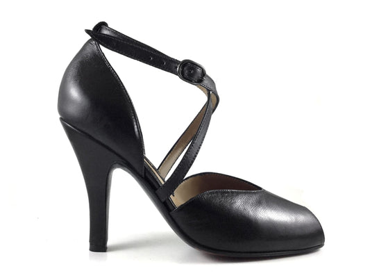 Tanguera. Arika Nerguiz Tango Dance Shoes. Broadway Theatrical Shoes.