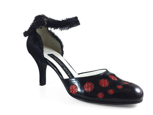 Beso. Arika Nerguiz Tango Dance Shoes. Broadway Theatrical Shoes.