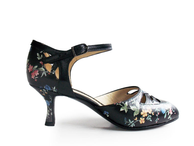 Dramatica. Arika Nerguiz Tango Dance Shoes. Broadway Theatrical Shoes.