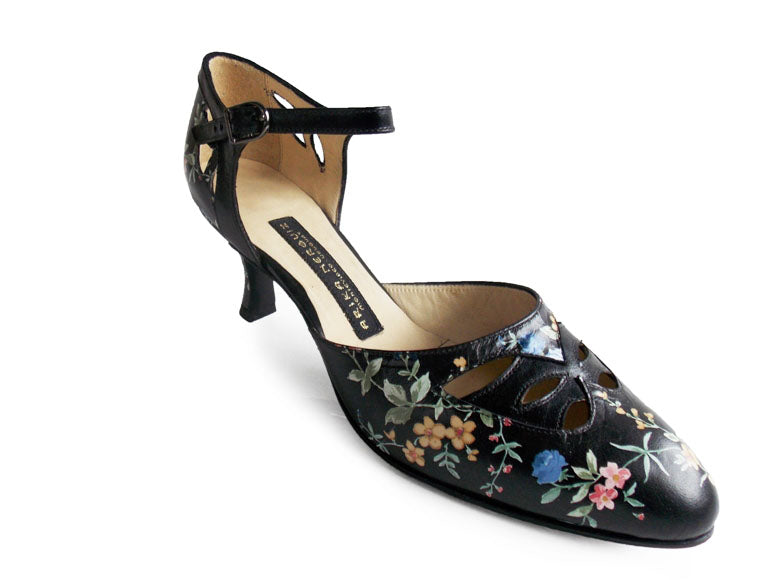 Dramatica. Arika Nerguiz Tango Dance Shoes. Broadway Theatrical Shoes.